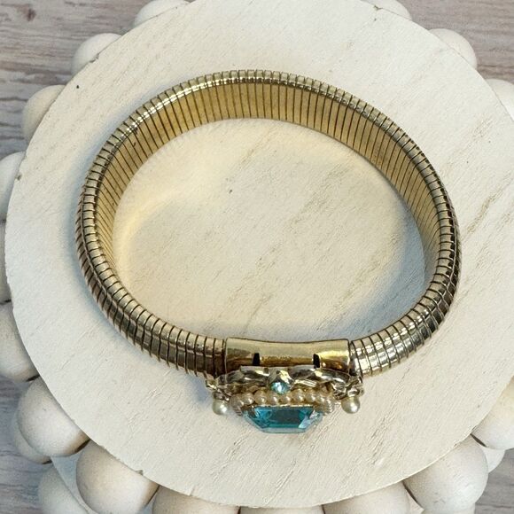Vintage Pegasus Coro MCM Gold Omega Stretch Bracelet with Aquamarine Blue Stones - Picture 3 of 8